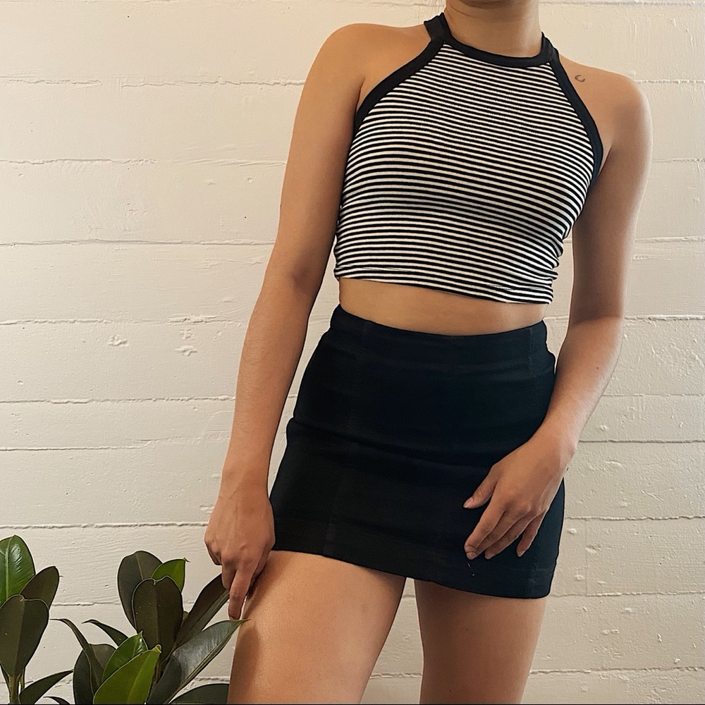STRIPPED CROP TOP
